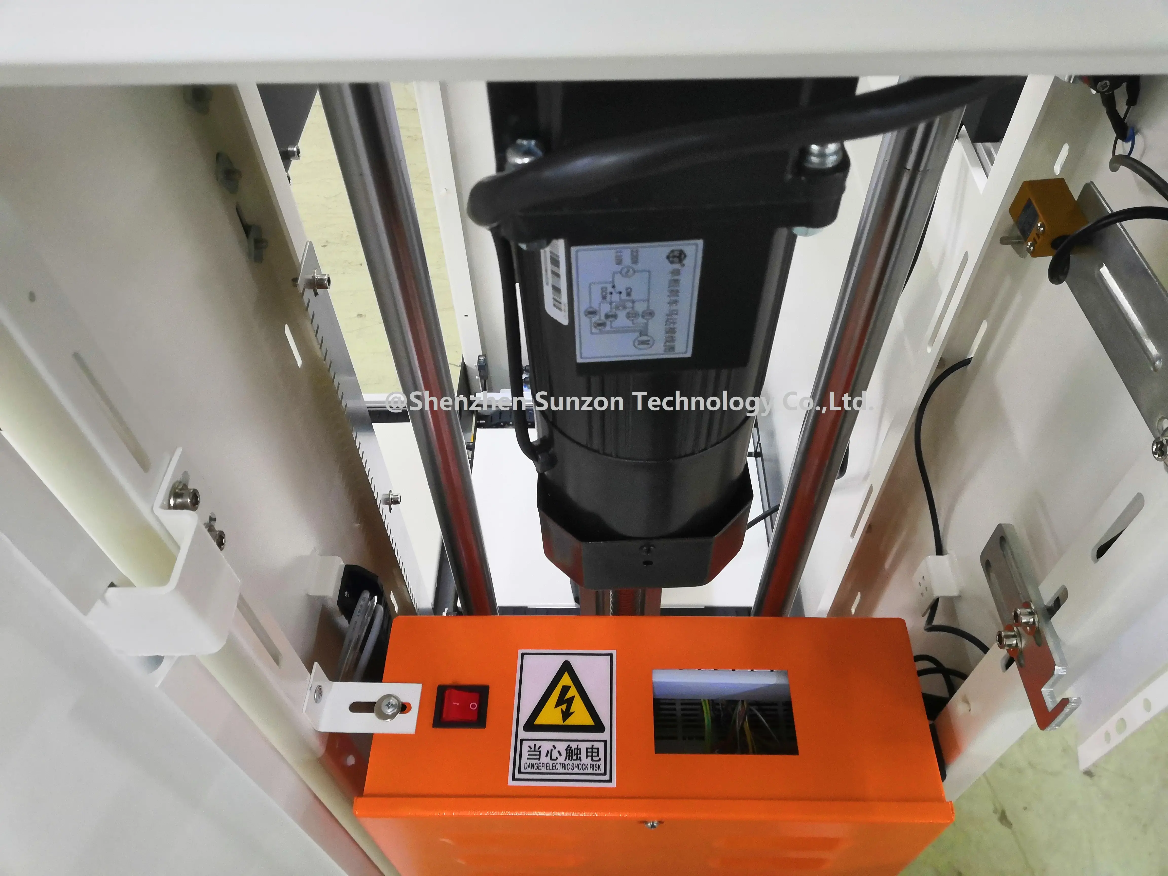 LD-250M-SZ Automatic loader smt machines
PCB magazine loader PCB loading machine 
PCB magazine loader device for PCB production on SMT production line.  